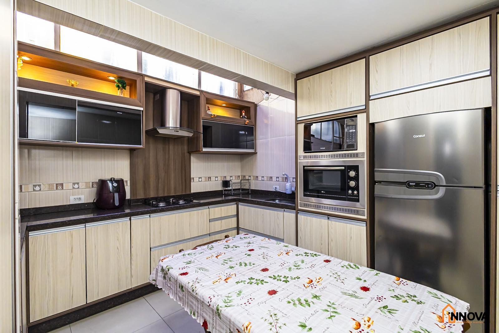 Sobrado em Conjunto Residencial para venda - Xaxim
